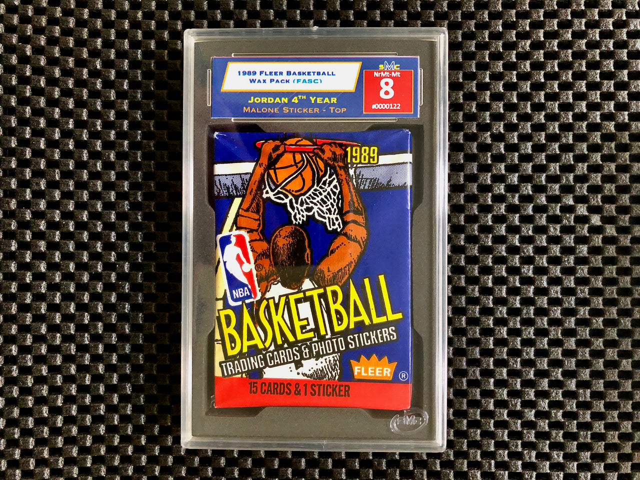 1989 FLEER BASKETBALL WAX PACK (MALONE STICKER-TOP) SMC 8